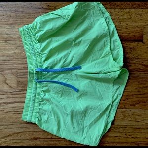 Columbia women’s athletic shorts M green